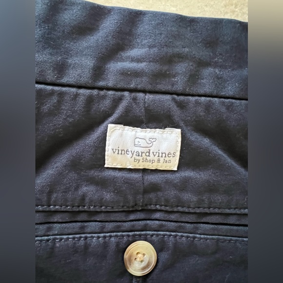 Vineyard Vines Men’s Navy Chino Shorts - Size 32- Like New - Picture 3 of 5